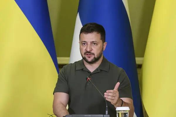 Президент подписал закон об упрощении изменения целевого назначения земли
Президент подписал закон об упрощении изменения целевого назначения земли