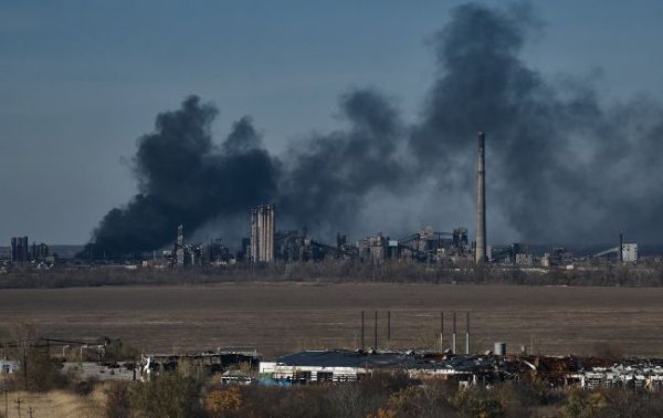 Снабжение в Авдеевку затруднено, ВСУ задействовали запасную логистическую артерию
Снабжение в Авдеевку затруднено, ВСУ задействовали запасную логистическую артерию