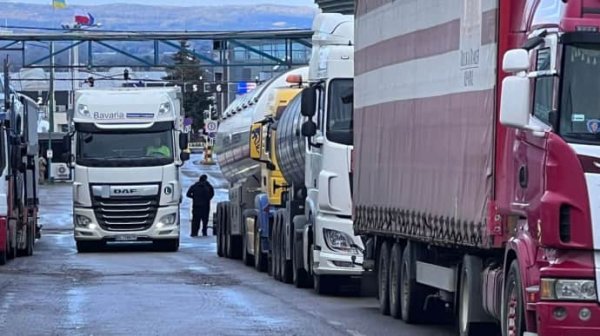 СМИ: Украина может ограничить торговлю с Польшей в ответ на блокады СМИ: Украина может ограничить торговлю с Польшей в ответ на блокады