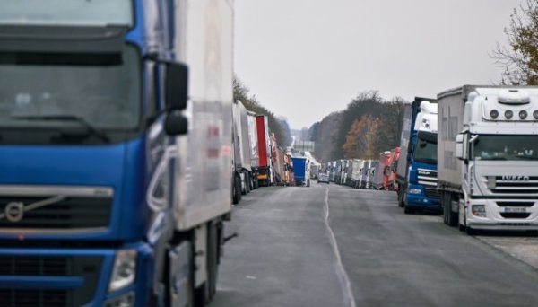 Ритейлери прогнозують зростання цін на низку товарів через блокування кордону Ритейлери прогнозують зростання цін на низку товарів через блокування кордону