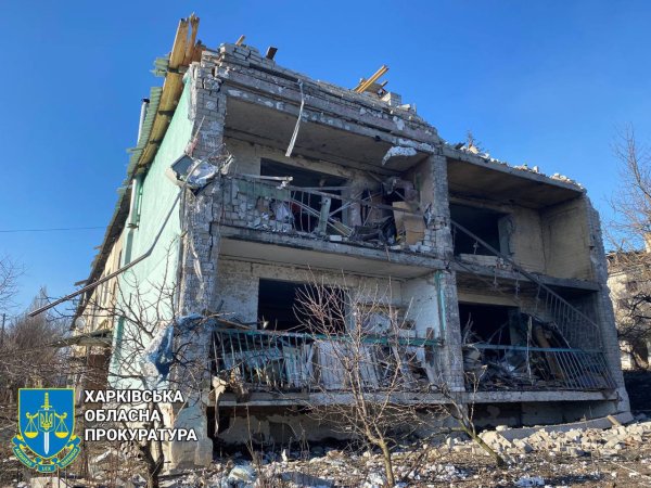 Окупанти вдарили по Куп’янську, є руйнування. Поранені люди (оновлено)
Окупанти вдарили по Куп’янську, є руйнування. Поранені люди (оновлено)