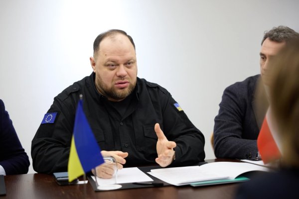 Блокада кордону та конфіскація активів РФ: Стефанчук зустрівся із маршалком Сенату Польщі Блокада кордону та конфіскація активів РФ: Стефанчук зустрівся із маршалком Сенату Польщі