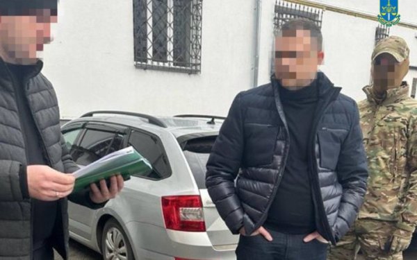 Посадовців Держпраці затримали на одержанні пів мільйона гривень хабаря за непроведення позапланової перевірки
Посадовців Держпраці затримали на одержанні пів мільйона гривень хабаря за непроведення позапланової перевірки