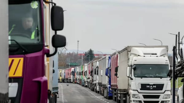 В Польше на границе блокируют шесть направлений, в очередях стоят более 3 тысяч грузовиков - ГПСУ В Польше на границе блокируют шесть направлений, в очередях стоят более 3 тысяч грузовиков - ГПСУ