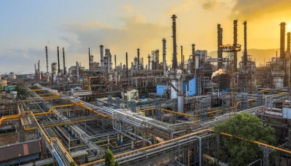 Великий індійський НПЗ не купляє російську нафту через санкції - ЗМІ Великий індійський НПЗ не купляє російську нафту через санкції - ЗМІ