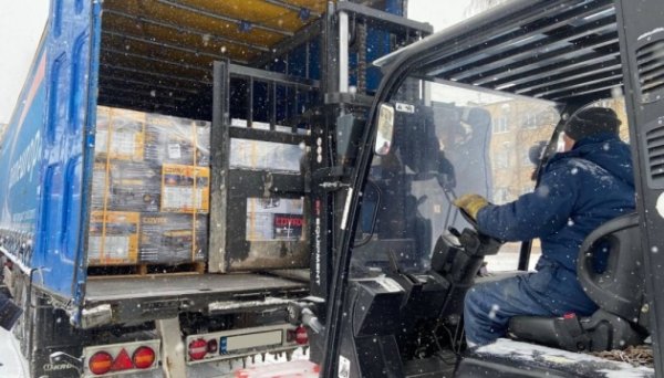 Понад 1600 портативних електрогенераторів: Україна отримала перший транш допомоги від ОАЕ Понад 1600 портативних електрогенераторів: Україна отримала перший транш допомоги від ОАЕ