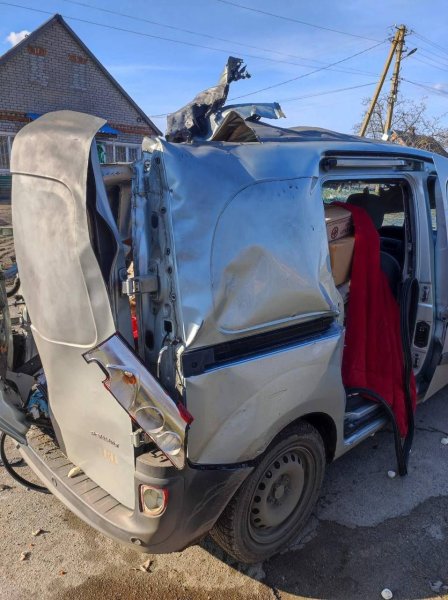 На Дніпропетровщині росіяни з дрона атакували людей в авто
На Дніпропетровщині росіяни з дрона атакували людей в авто