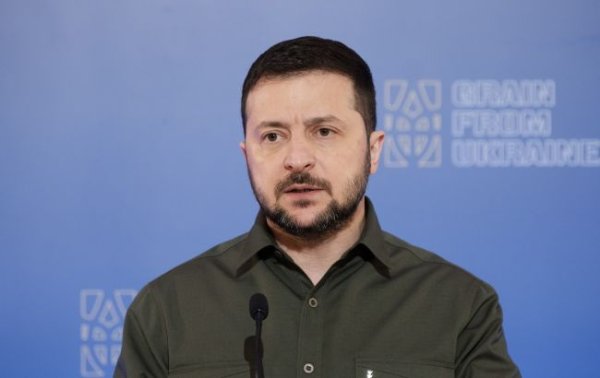 Зеленский сегодня посетит Берлин и Париж, - Reuters
Зеленский сегодня посетит Берлин и Париж, - Reuters