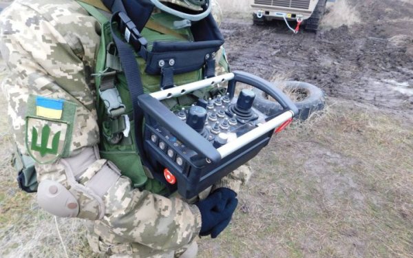 Кабмін схвалив запуск експериментального проєкту щодо сертифікації операторів протимінної діяльності
Кабмін схвалив запуск експериментального проєкту щодо сертифікації операторів протимінної діяльності