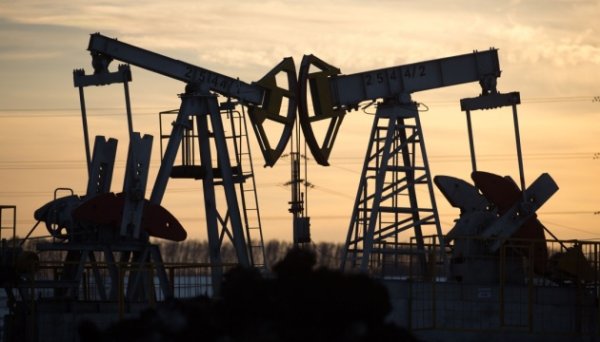 Нафта дорожчає на тлі збереження напруження на Близькому Сході Нафта дорожчає на тлі збереження напруження на Близькому Сході