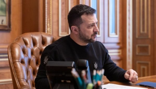 Зеленський доручив Шмигалю обговорити з прем'єром Польщі ситуацію на кордоні Зеленський доручив Шмигалю обговорити з прем'єром Польщі ситуацію на кордоні