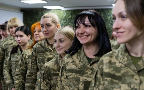 У ЗСУ вперше почали видавати жіночу військову форму
У ЗСУ вперше почали видавати жіночу військову форму