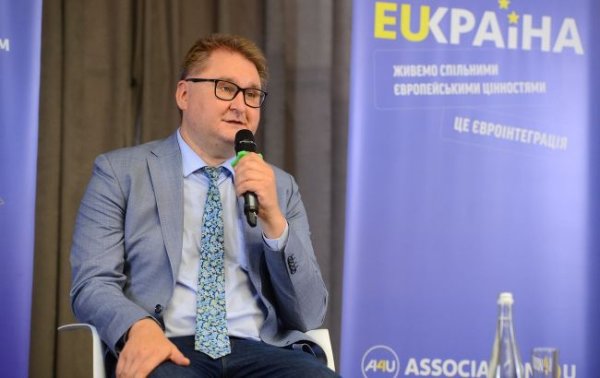 "Закриття кордону не згадувалося". Україна та Польща провели переговори про деблокаду
"Закриття кордону не згадувалося". Україна та Польща провели переговори про деблокаду
