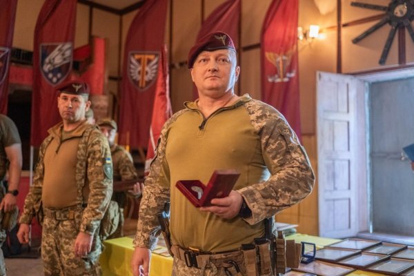 "Барс" сменил "Волонтера". Кто теперь руководит армией вместо "команды Залужного"
"Барс" сменил "Волонтера". Кто теперь руководит армией вместо "команды Залужного"