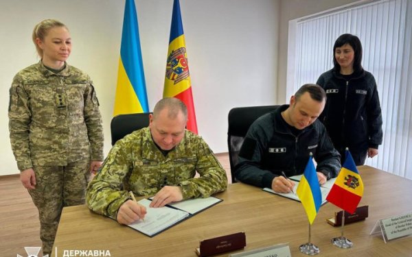 Прикордонні служби України і Молдови домовилися про співпрацю
Прикордонні служби України і Молдови домовилися про співпрацю