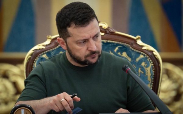 Зеленський: Україна не готова стримувати новий наступ Росії, який очікують у травні-червні
Зеленський: Україна не готова стримувати новий наступ Росії, який очікують у травні-червні