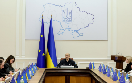 С 1 апреля будет повышена минимальная зарплата
С 1 апреля будет повышена минимальная зарплата