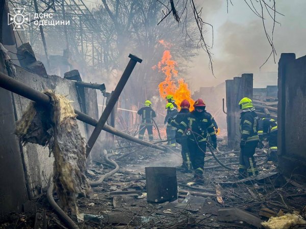 Унаслідок атаки на Одесу загинули 16 людей, 73 поранені (оновлено)
Унаслідок атаки на Одесу загинули 16 людей, 73 поранені (оновлено)