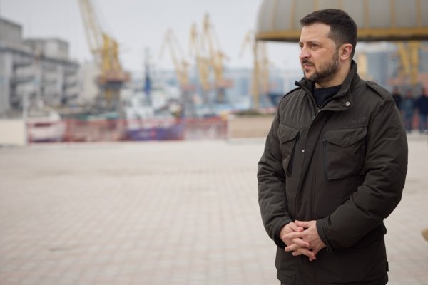 У порту Одеси Зеленський і прем'єр Греції ознайомилися з роботою «зернового коридору» У порту Одеси Зеленський і прем'єр Греції ознайомилися з роботою «зернового коридору»