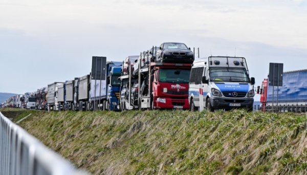Польські фермери планують тимчасово розблокувати пункт пропуску «Краківець» Польські фермери планують тимчасово розблокувати пункт пропуску «Краківець»