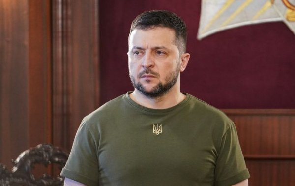 Зеленський про відсутність допомоги США: означатиме, що Україні доведеться відступати
Зеленський про відсутність допомоги США: означатиме, що Україні доведеться відступати
