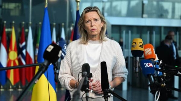 Нидерланды дают €350 млн на боеприпасы и дроны для Украины Нидерланды дают €350 млн на боеприпасы и дроны для Украины