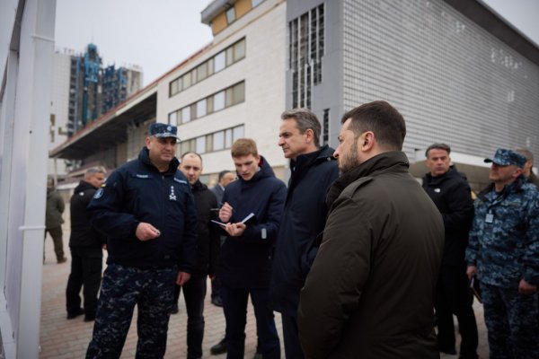 У порту Одеси Зеленський і прем'єр Греції ознайомилися з роботою «зернового коридору» У порту Одеси Зеленський і прем'єр Греції ознайомилися з роботою «зернового коридору»