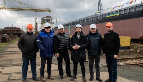 Дунайське пароплавство спустило на воду третю SLG-баржу Дунайське пароплавство спустило на воду третю SLG-баржу