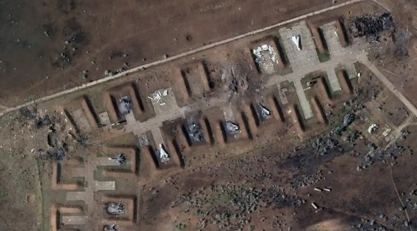Майданчик для атак. Як РФ використовує аеродроми для війни та чи може по них бити Україна
Майданчик для атак. Як РФ використовує аеродроми для війни та чи може по них бити Україна