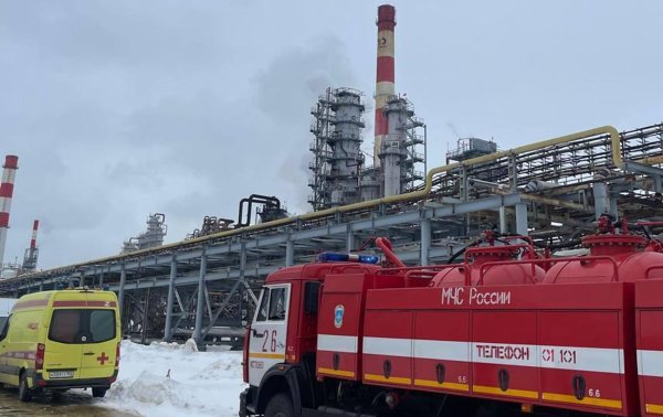 Законні цілі. Чи можуть удари по НПЗ "знекровити" Росію та допомогти Україні на фронті
Законні цілі. Чи можуть удари по НПЗ "знекровити" Росію та допомогти Україні на фронті