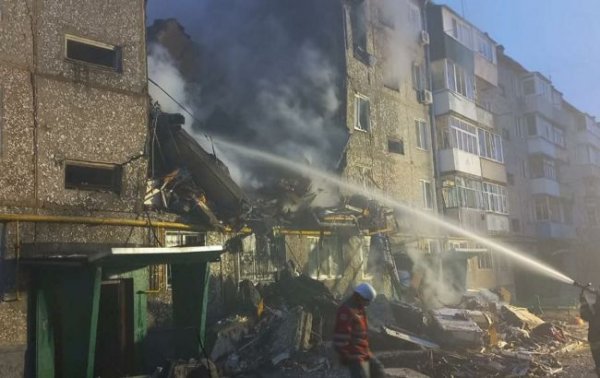 Удар "Шахеда" по багатоповерхівці у Сумах: з-під завалів дістали 10 людей, є загиблі
Удар "Шахеда" по багатоповерхівці у Сумах: з-під завалів дістали 10 людей, є загиблі