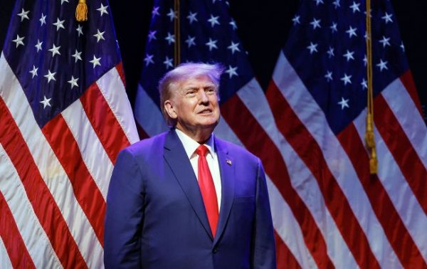 Суд відхилив прохання Трампа про закриття справи щодо секретних документів
Суд відхилив прохання Трампа про закриття справи щодо секретних документів