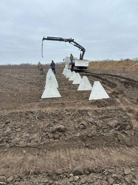 На Одещині активно будують оборонні споруди, загороджувальні рубежі та протитанкові рви, − Кіпер
На Одещині активно будують оборонні споруди, загороджувальні рубежі та протитанкові рви, − Кіпер