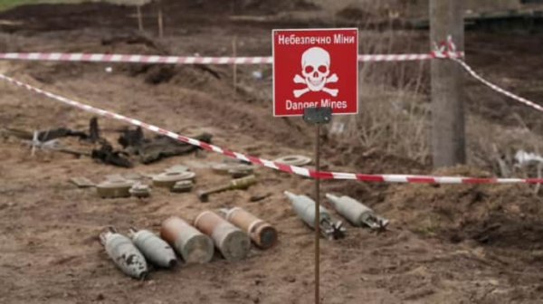 На Херсонщине двое мужчин подорвались на российской мине, один – погиб На Херсонщине двое мужчин подорвались на российской мине, один – погиб