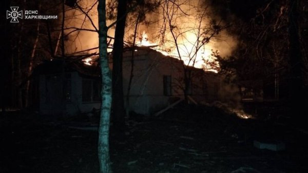 Росіяни вдарили по полігону рятувальників у Харківській області
Росіяни вдарили по полігону рятувальників у Харківській області