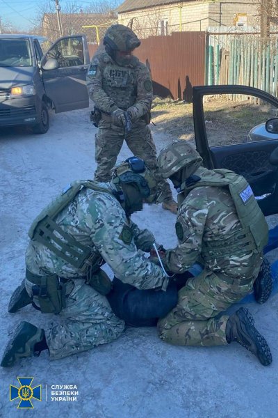 У Запоріжжі чоловік за вказівкою російських спецслужб планував теракт на пошті
У Запоріжжі чоловік за вказівкою російських спецслужб планував теракт на пошті
