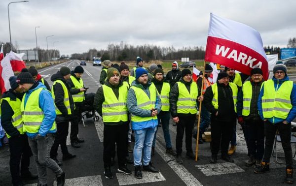 На кордоні з Польщею розблокували один із пунктів пропуску: де блокада триває
На кордоні з Польщею розблокували один із пунктів пропуску: де блокада триває