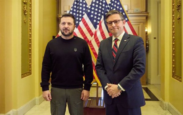 Зеленський поговорив зі спікером Палати представників США
Зеленський поговорив зі спікером Палати представників США