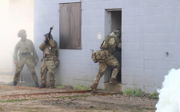 Військовослужбовці Сил оборони України продовжують проходити навчання у Великобританії
Військовослужбовці Сил оборони України продовжують проходити навчання у Великобританії