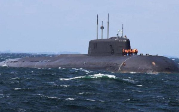 Росіяни вивели на бойове чергування в Чорне море 2 підводних ракетоносії
Росіяни вивели на бойове чергування в Чорне море 2 підводних ракетоносії