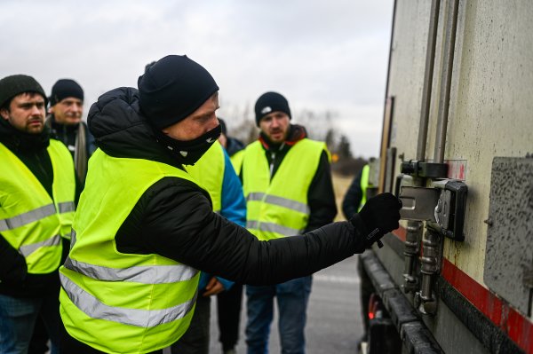 Межа допустимого. Що стоїть за конфліктом України з Польщею та як знизити його градус
Межа допустимого. Що стоїть за конфліктом України з Польщею та як знизити його градус