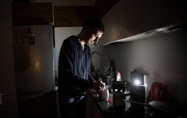 У Харкові та області вводять погодинні відключення світла: графіки
У Харкові та області вводять погодинні відключення світла: графіки