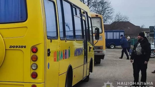 С приграничья Сумщины эвакуировали две сотни взрослых и детей С приграничья Сумщины эвакуировали две сотни взрослых и детей
