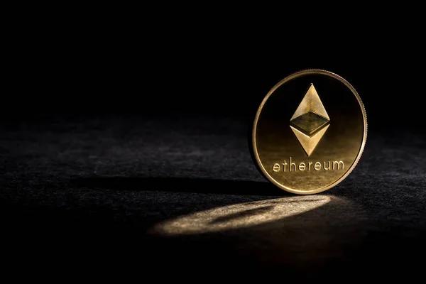 Курс криптовалюты Ethereum достиг $4000 впервые с 2021 года
Курс криптовалюты Ethereum достиг $4000 впервые с 2021 года
