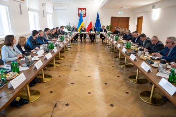 У Варшаві відбуваються переговори міністрів сільського господарства України і Польщі У Варшаві відбуваються переговори міністрів сільського господарства України і Польщі