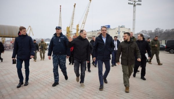 У порту Одеси Зеленський і прем'єр Греції ознайомилися з роботою «зернового коридору» У порту Одеси Зеленський і прем'єр Греції ознайомилися з роботою «зернового коридору»