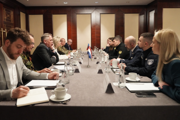 Українські та нідерландські оборонні компанії підписали перші документи в межах безпекової угоди Українські та нідерландські оборонні компанії підписали перші документи в межах безпекової угоди