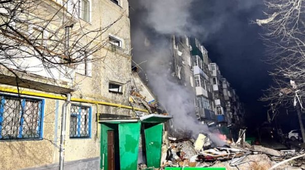 Этой ночью "Шахед" оккупантов попал в многоквартирный дом в Сумах Этой ночью "Шахед" оккупантов попал в многоквартирный дом в Сумах