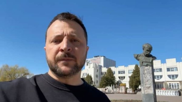 Зеленский записал обращение из Бородянки: Украина обязательно победит Зеленский записал обращение из Бородянки: Украина обязательно победит