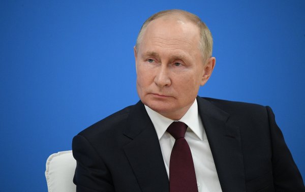 Путін "виграв". Що чекає на РФ після виборів та до чого готуватися Україні
Путін "виграв". Що чекає на РФ після виборів та до чого готуватися Україні